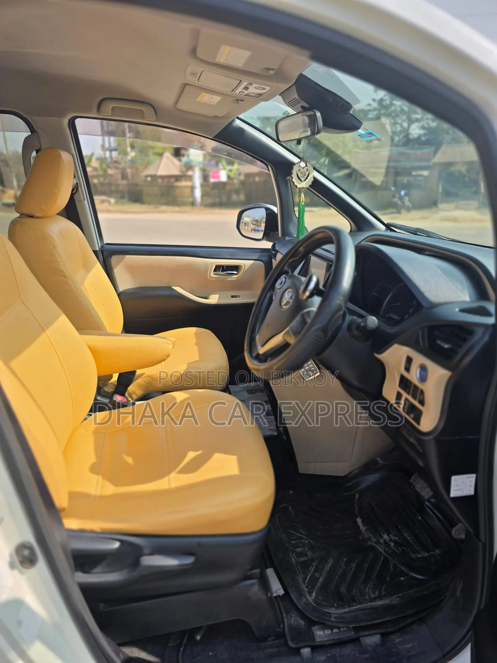 Toyota Noah 2016 Pearl