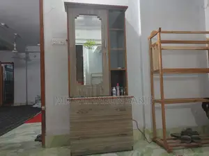 ড্রেসিং টেবিল