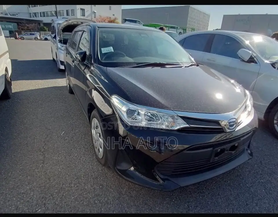 Toyota Corolla Fielder 1.5 Hybrid FWD 2022 Black