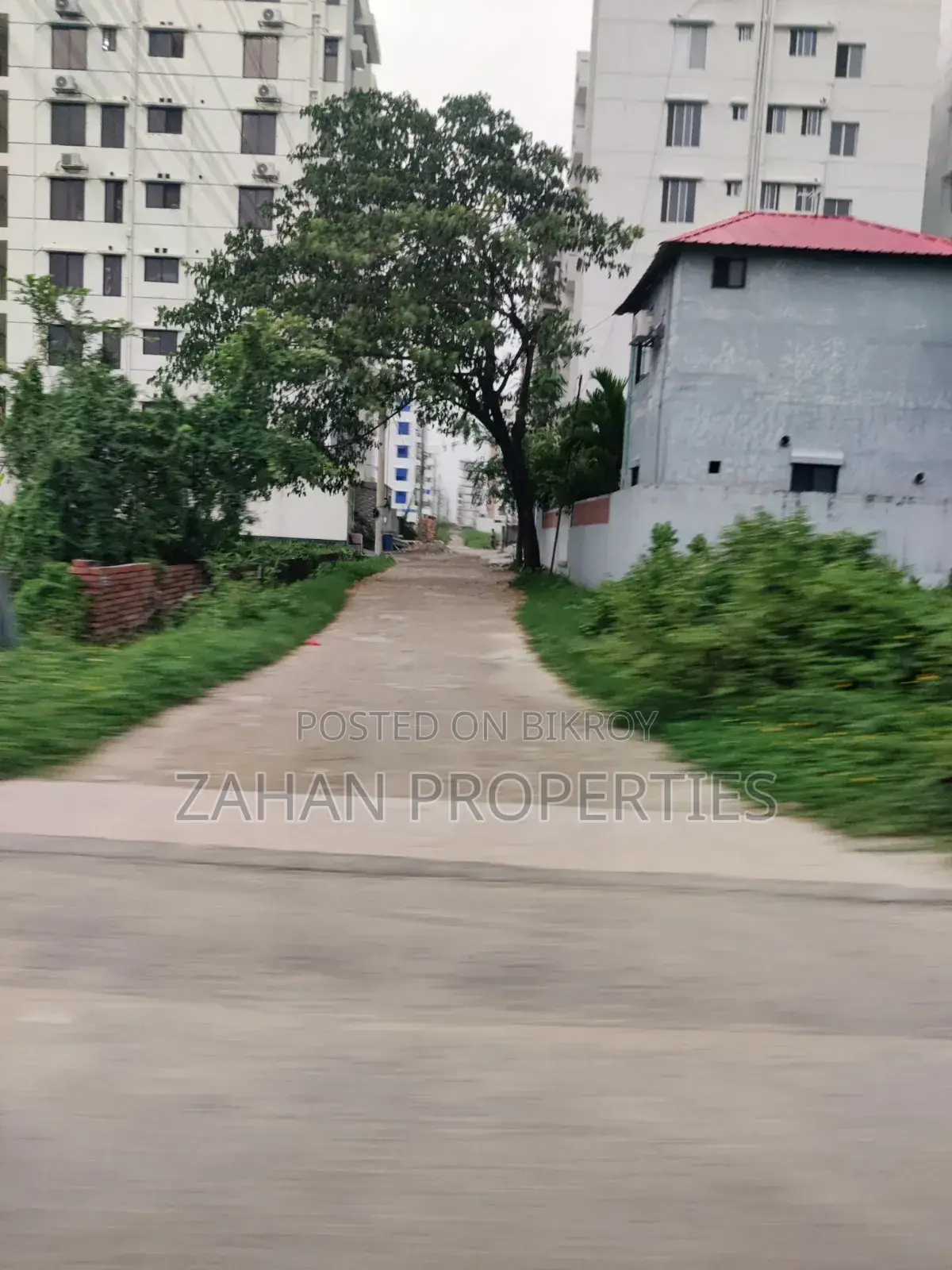 বসুন্ধরা আই ব্লক দক্ষিণমুখী ৫ কাঠা প্লট বিক্রয়