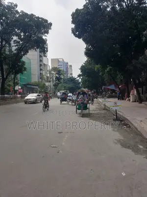 ধানমন্ডি সাতমসজিদ রোডে বাণিজ্যিক স্পেস বিক্রয়