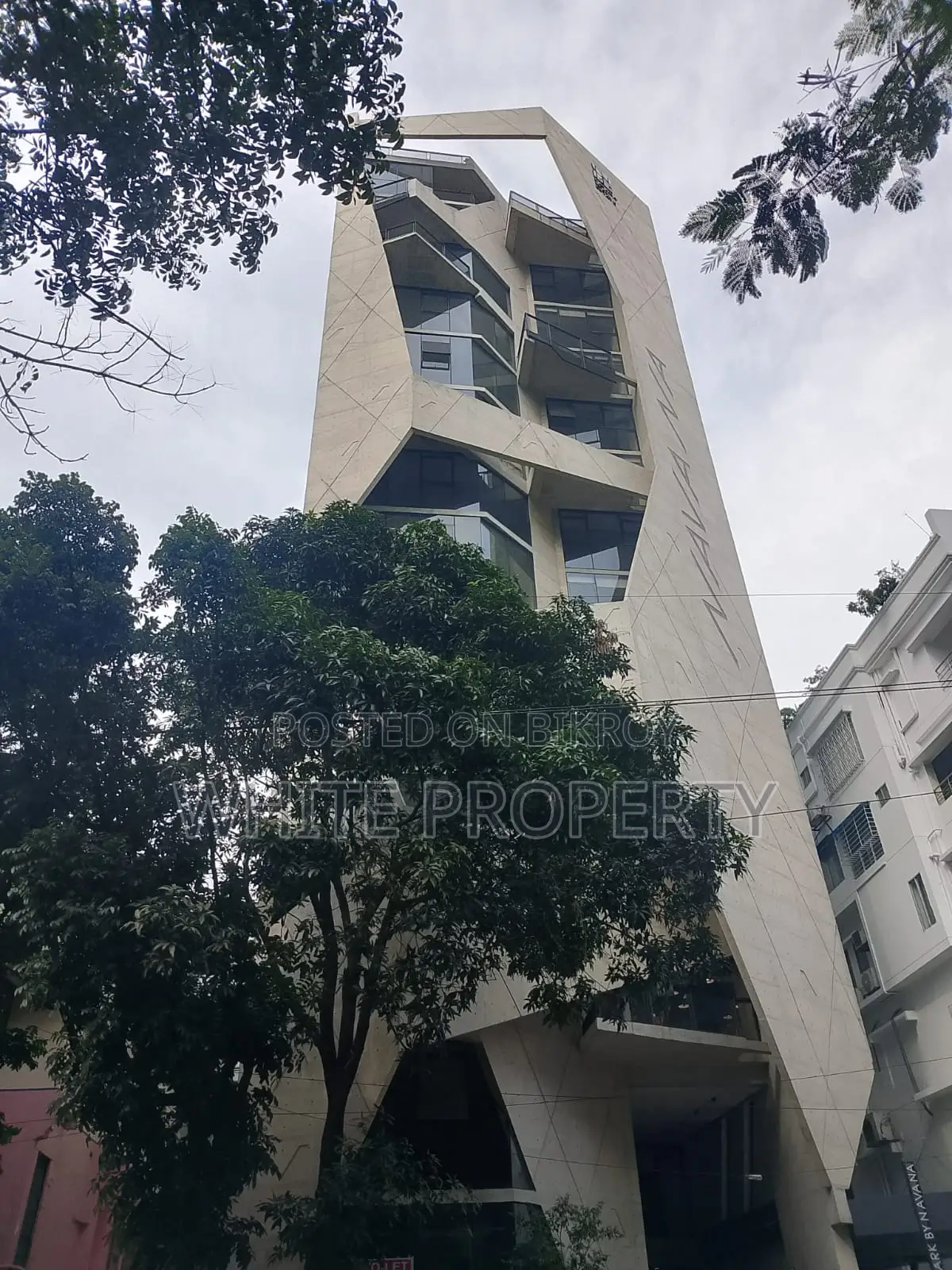ধানমন্ডি সাতমসজিদ রোডে বাণিজ্যিক স্পেস বিক্রয়