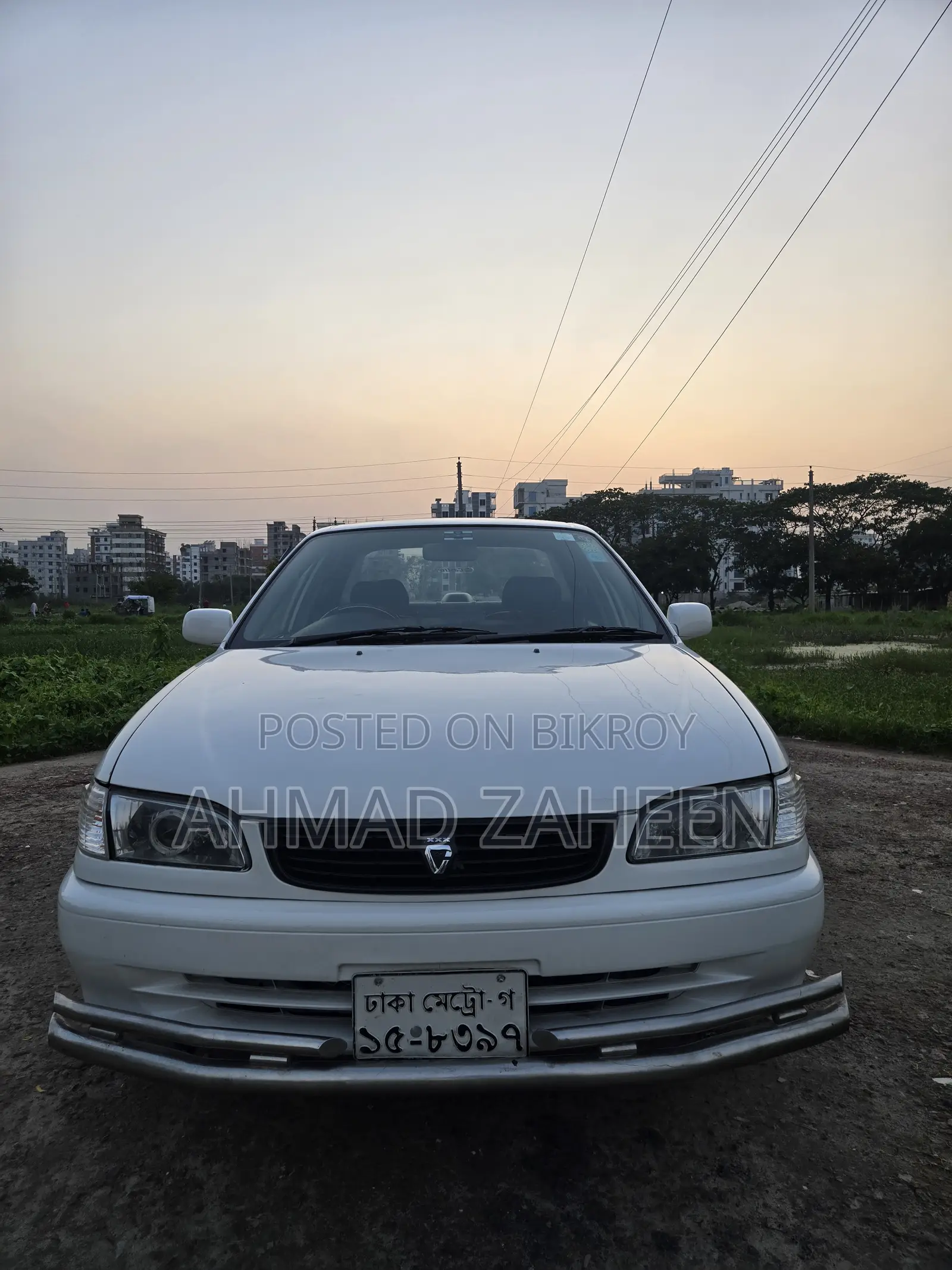 Toyota Corolla Sedan 1999 White