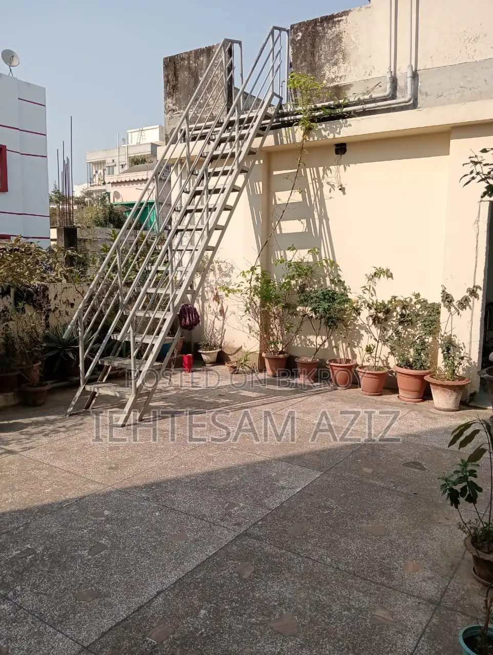 Furnished 2-bedroom Apartment in Banasree for sale