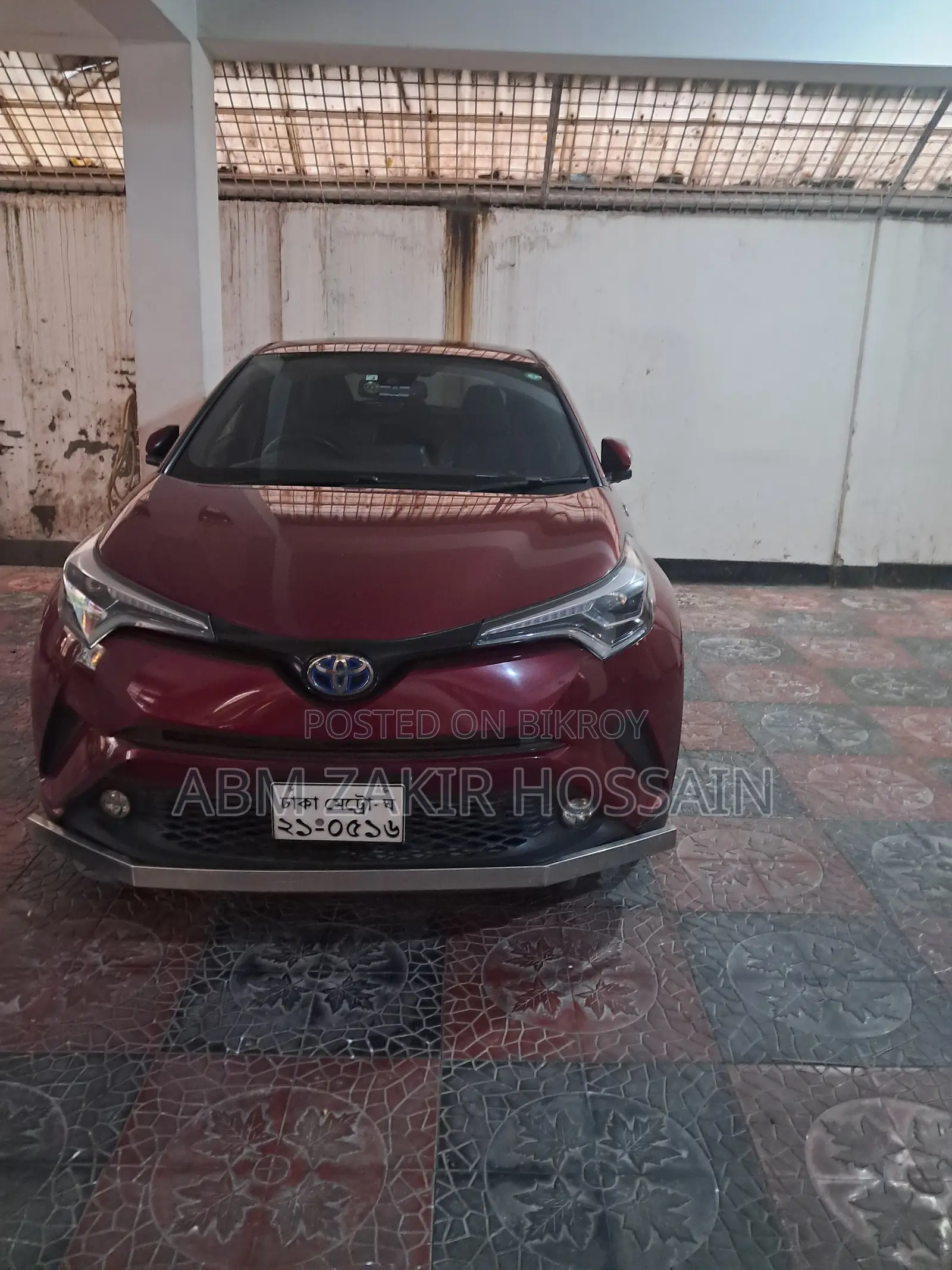 নতুন টয়োটা সি-এইচআর ২০১৮ মেরুন