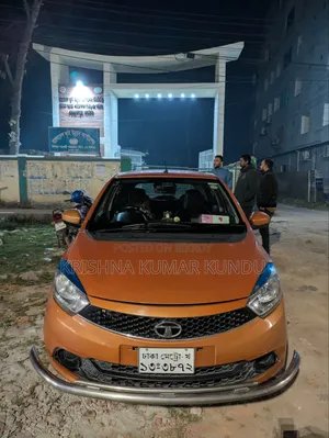 Tata Tiago 2018 Gold