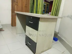অফিস ডেস্ক টেবিল (পড়ার টেবিল, দোকানের টেবিল)