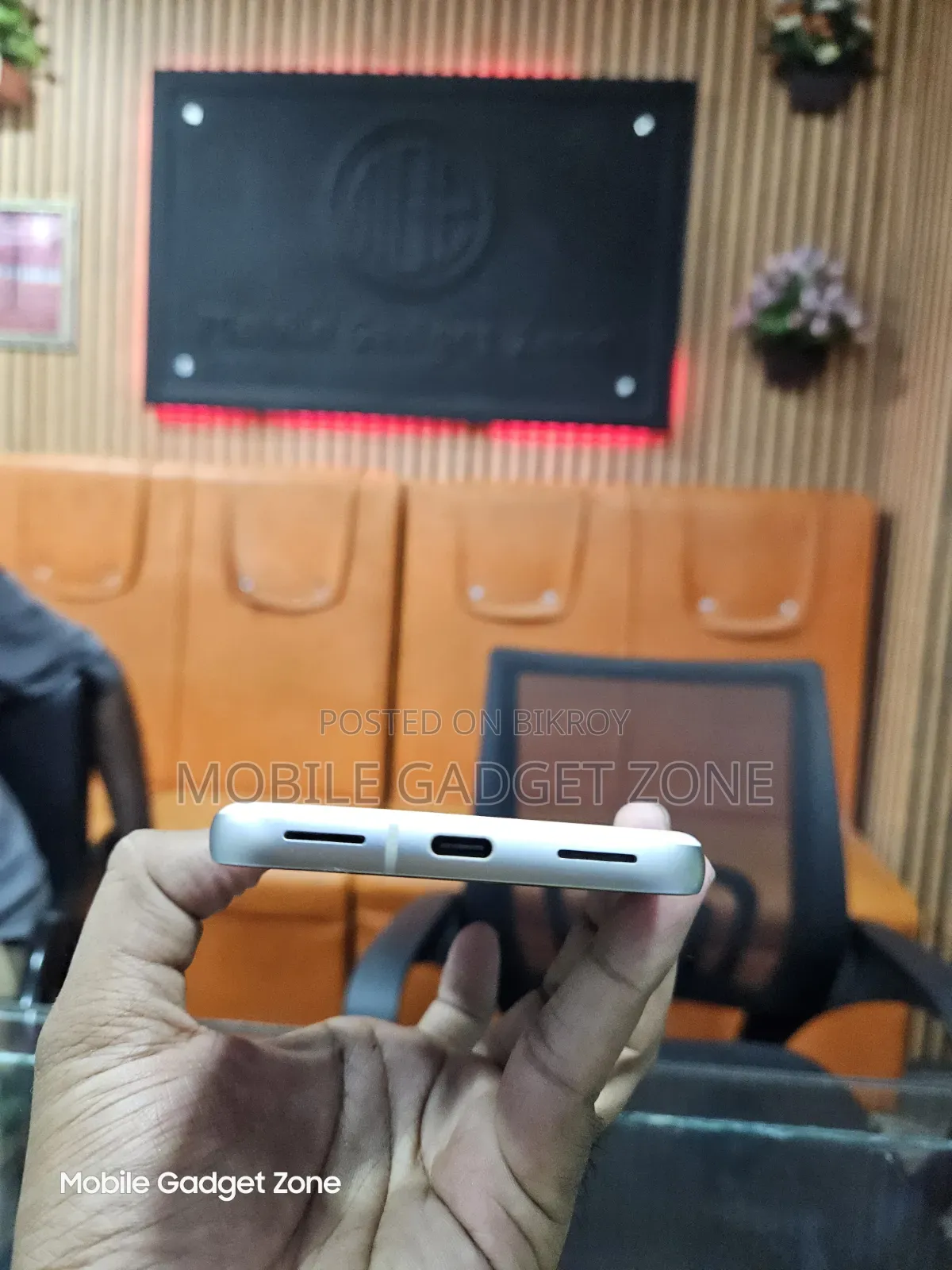 গুগল পিক্সেল ৮এ ১২৮ জিবি সাদা