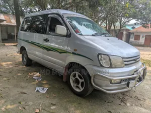 Toyota Noah 2001 Silver