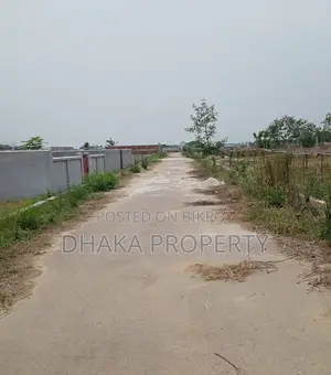 সেক্টর-২৮ এ ৩০ ফুট রাস্তার পাশে ৩ কাঠা পার্ক ইস্ট