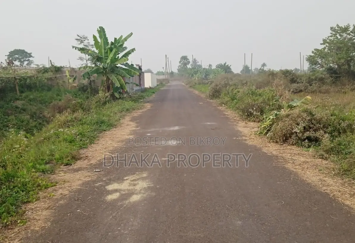 সেক্টর-২৮ এ ৩০ ফুট রাস্তার পাশে ৩ কাঠা পার্ক ইস্ট