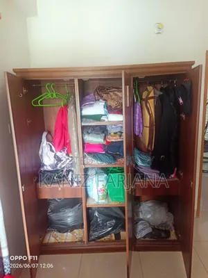 আলমিরা মালয়েশিয়ান কম্প্রেসড উডেন