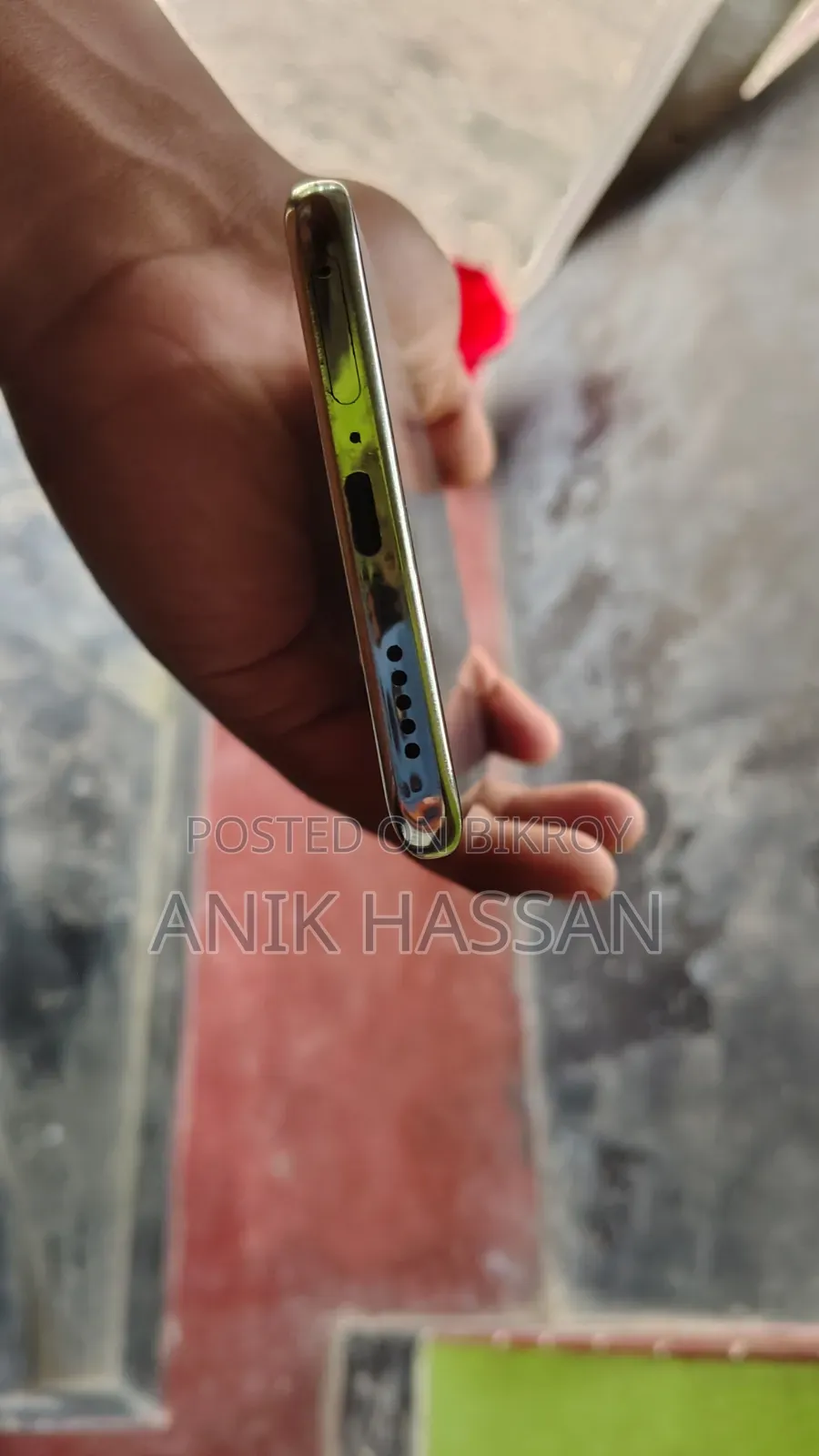 আইকিউওও ১২৮ জিবি ব্লু
