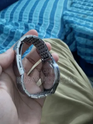 টাইটান ঘড়ি