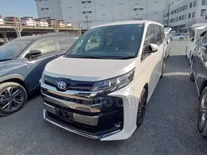 Toyota Noah 2022 Pearl