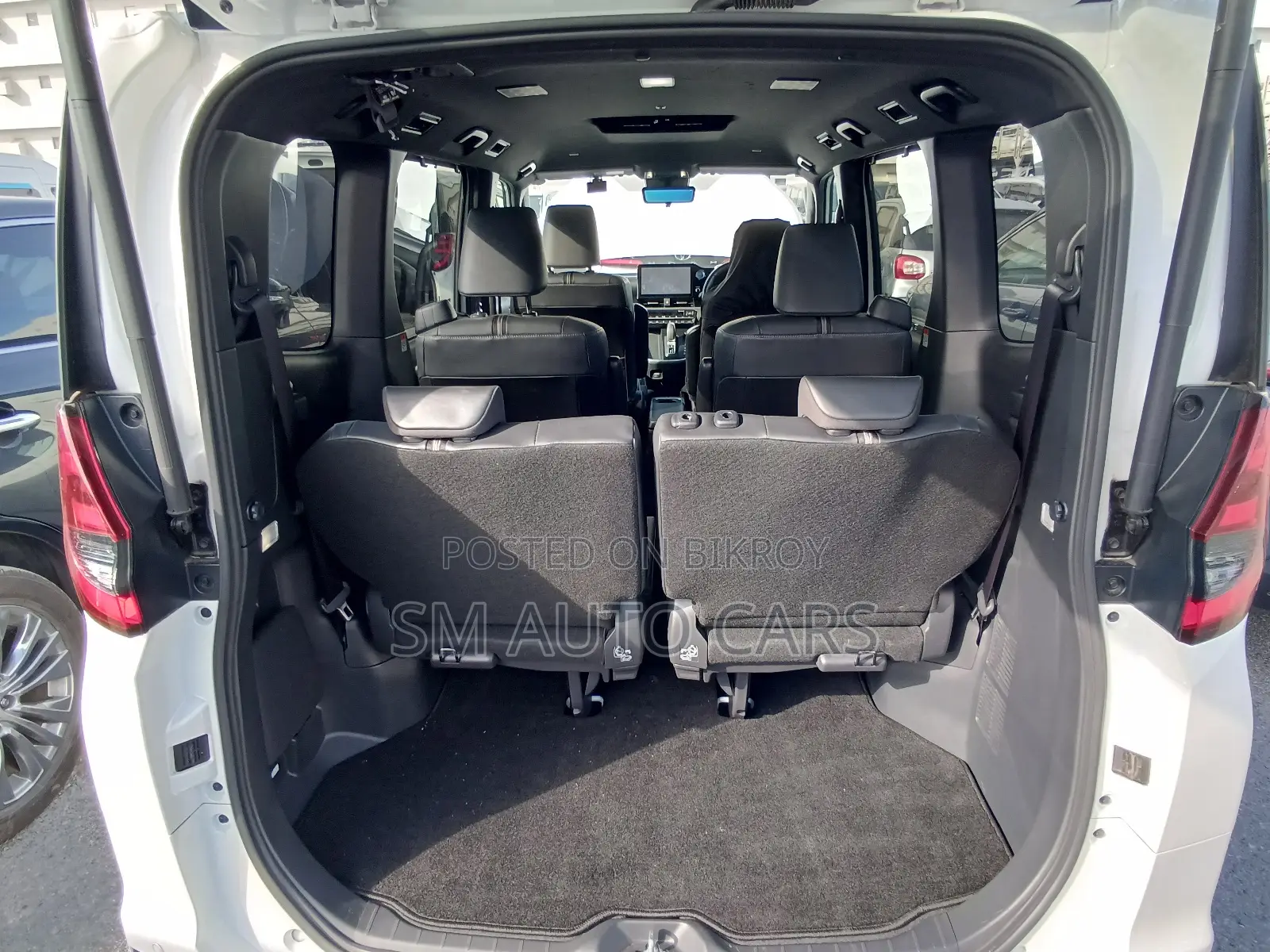 Toyota Noah 2022 Pearl