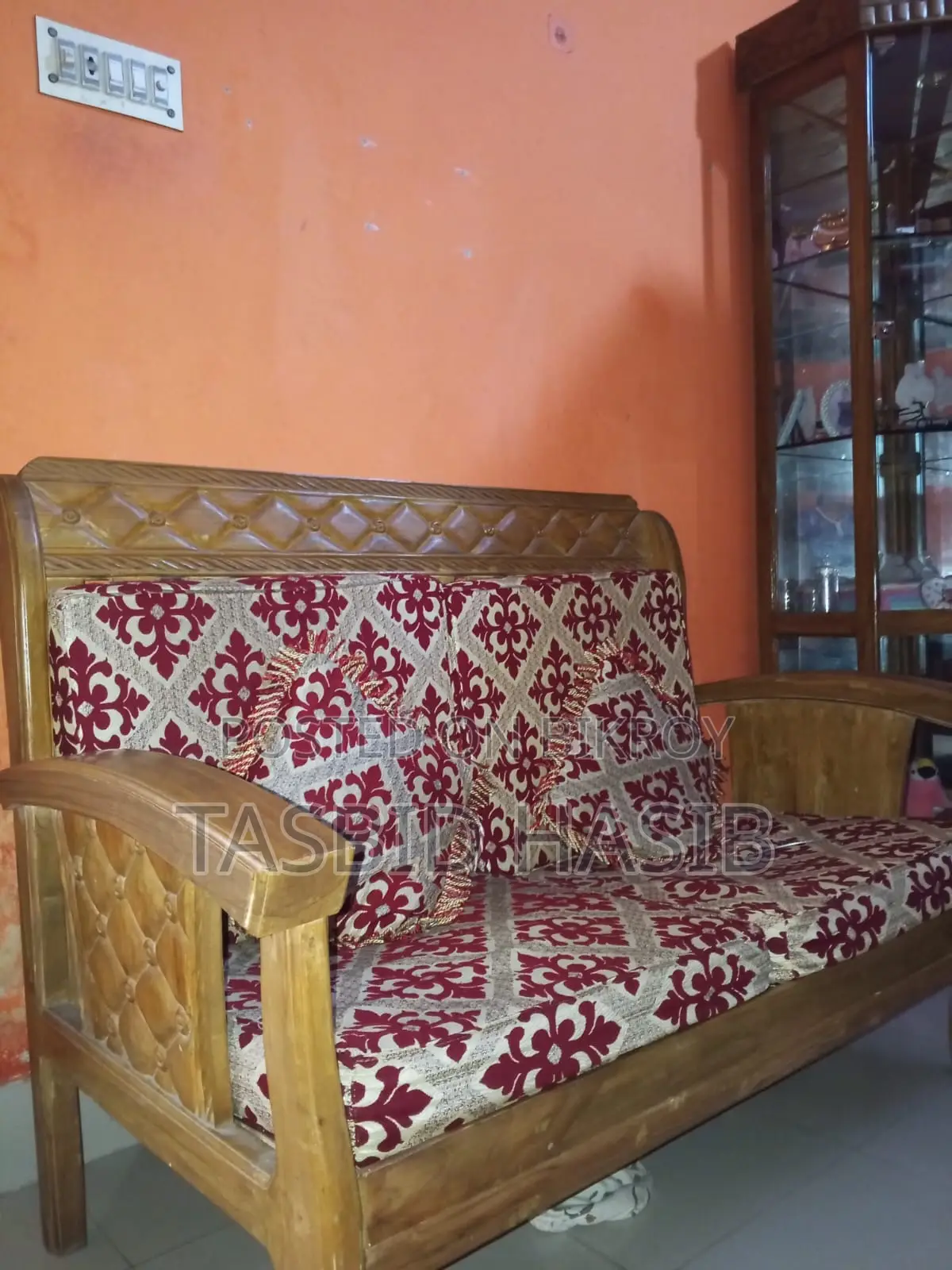 উডেন সোফা