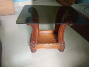 কাঠের টি টেবিল