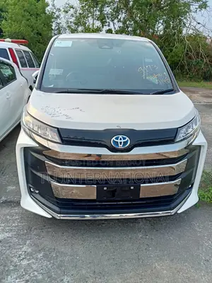 Toyota Noah 2024 Pearl