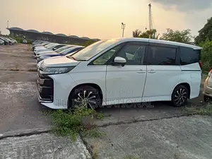 Toyota Noah 2024 Pearl