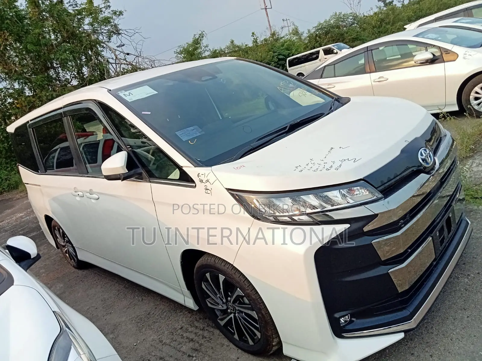 Toyota Noah 2024 Pearl