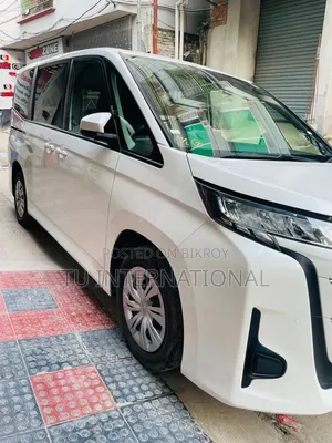 Toyota Noah 2022 Pearl