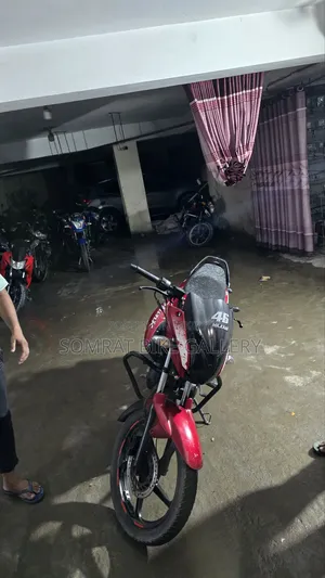 হিরো হাঙ্ক ২০১৬ লাল