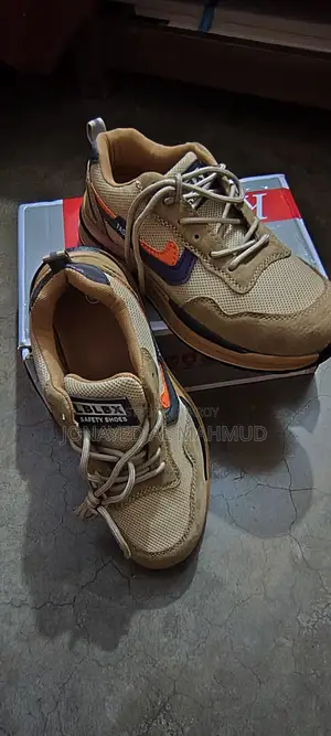Kang Xuanan Safety Shoe Size 42