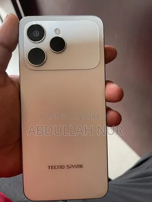 টেকনো স্পার্ক ৪০ ১২৮ জিবি হোয়াইট