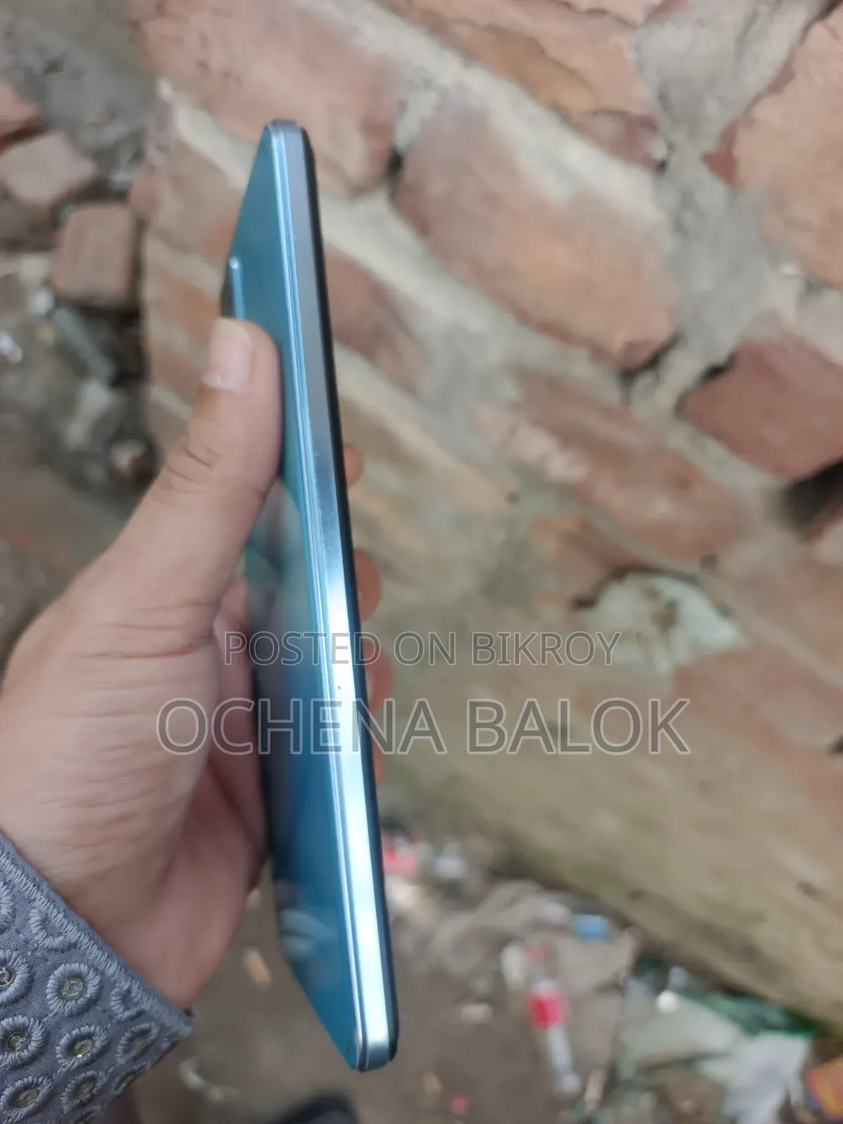 ভিভো ভি২৩ ১২৮ জিবি নীল
