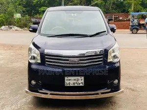 Toyota Noah 2012 Purple