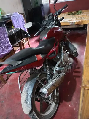 Bajaj Pulsar 150 2004 Red