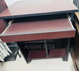 স্বল্প ব্যবহৃত কম্পিউটার টেবিল পারটেক্স কোম্পানি স্বল্প মূল্যে বিক্রি করা হবে