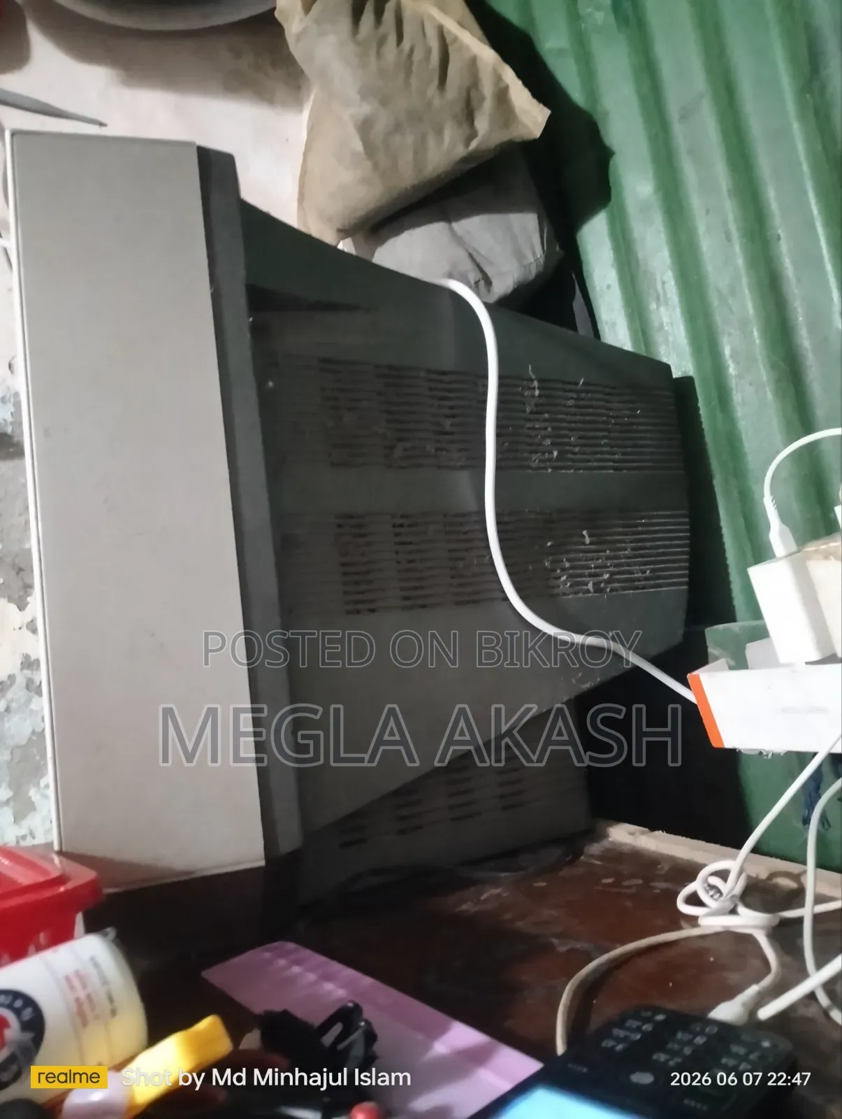 Singer TV, you will understand once you use the original one, very good, no work done on it yet
