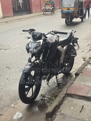 TVS Apache RTR 160 4V 2023 Black