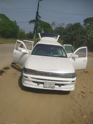 Toyota Corolla 1.3 Saloon 1992 White