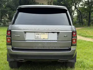 ল্যান্ড রোভার রেঞ্জ রোভার ভোগ ২০২০ ধূসর