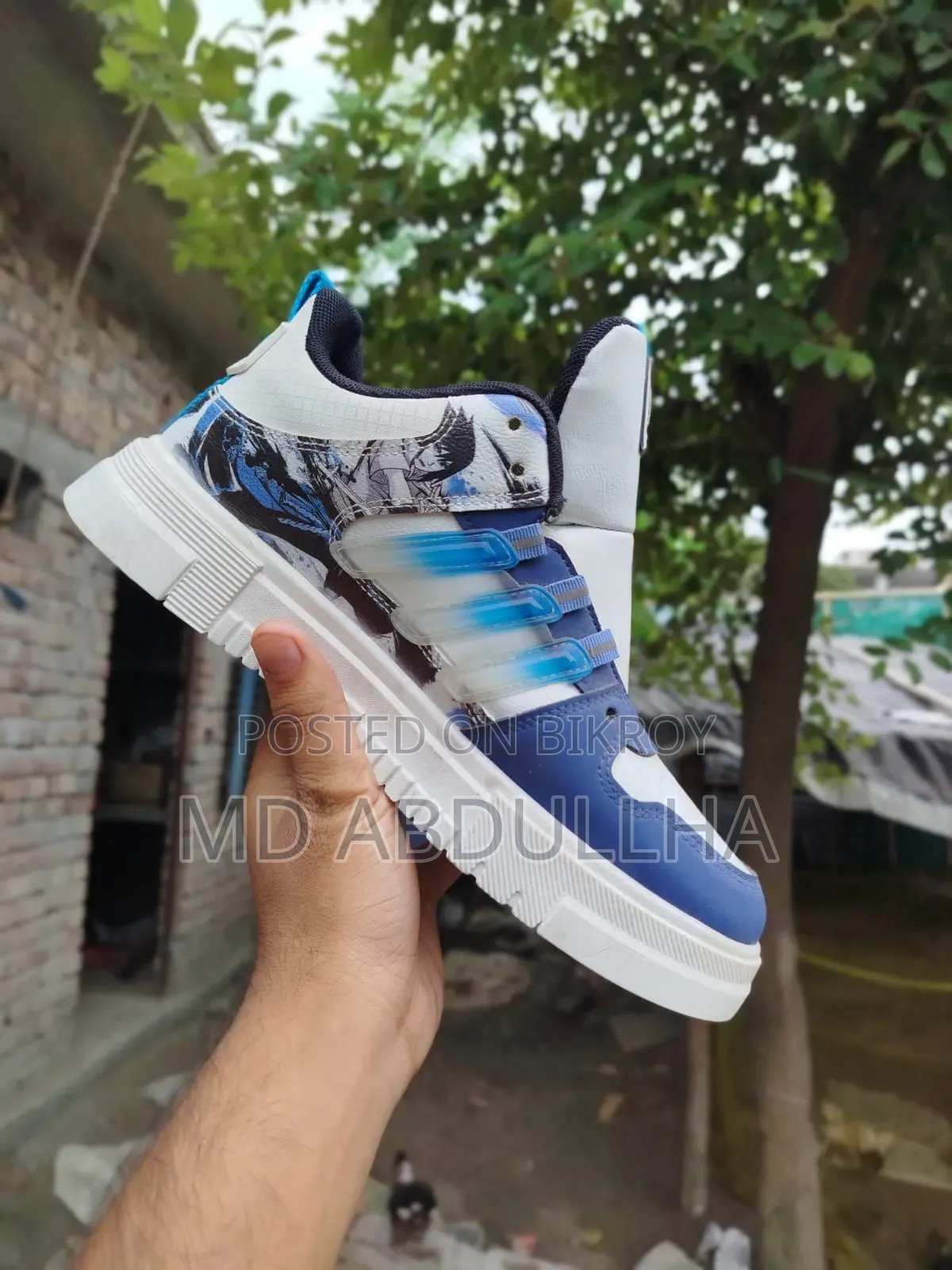 Size 44 does not fit, so I am selling it