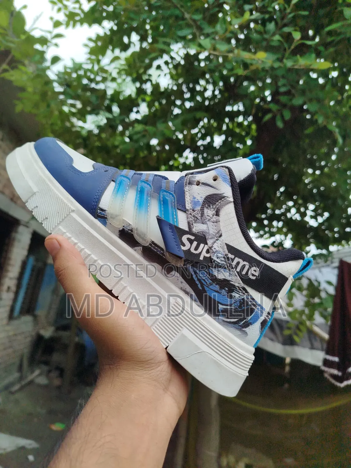 Size 44 does not fit, so I am selling it