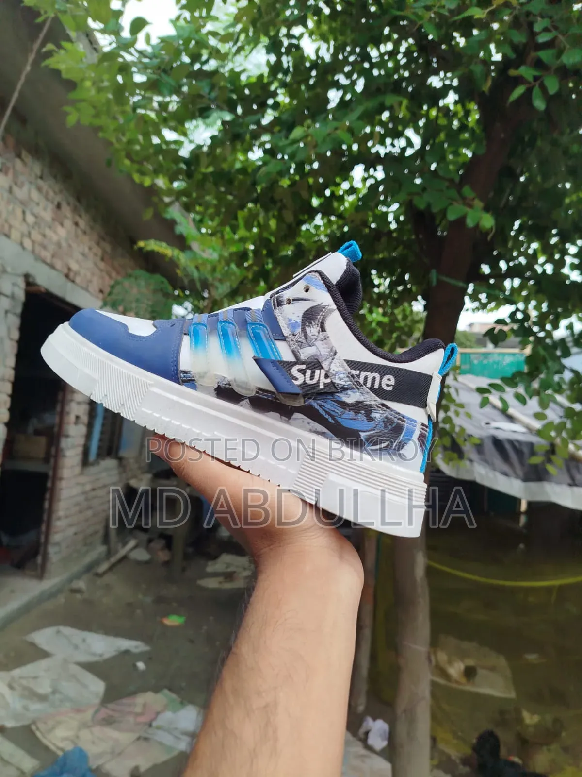 Size 44 does not fit, so I am selling it