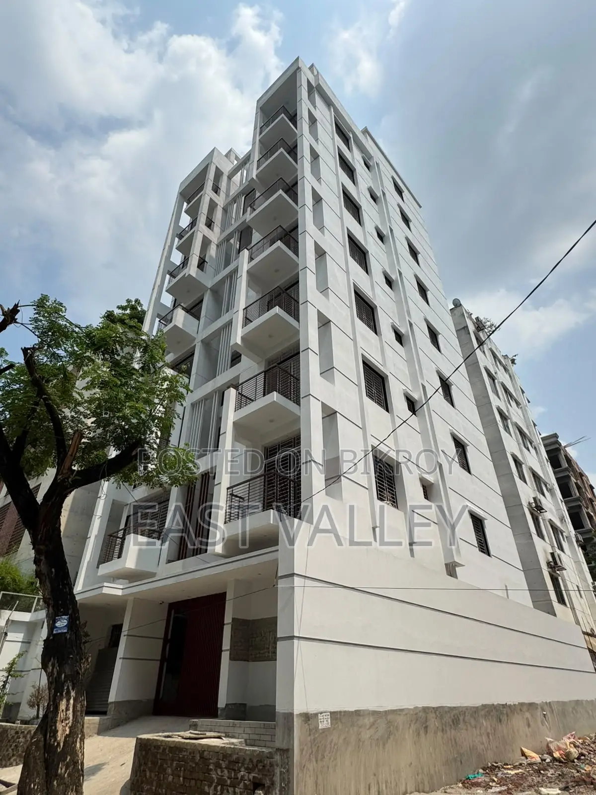 Furnished 3-bedroom Apartment in East Valley, Baridhara for Sale