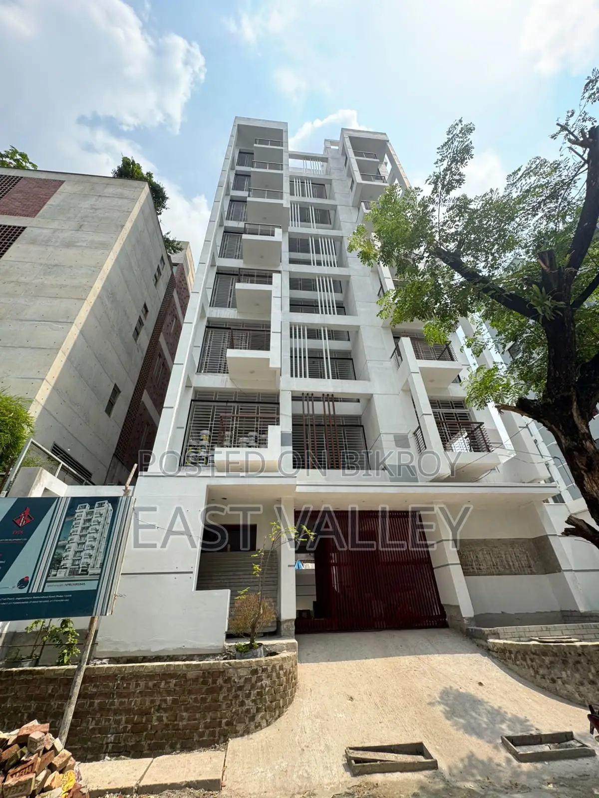 Furnished 3-bedroom Apartment in East Valley, Baridhara for Sale