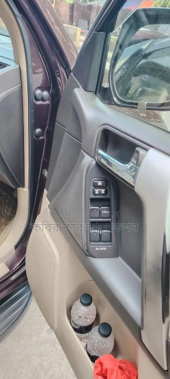 Toyota Vitz 2011 Black