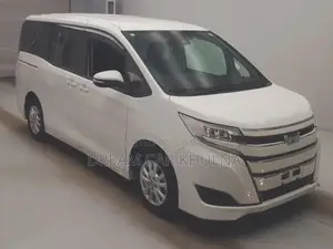 Toyota Noah ২.০ ফ্রন্ট হুইল ড্রাইভ (৭ সিটার) ২০২১ পার্ল
