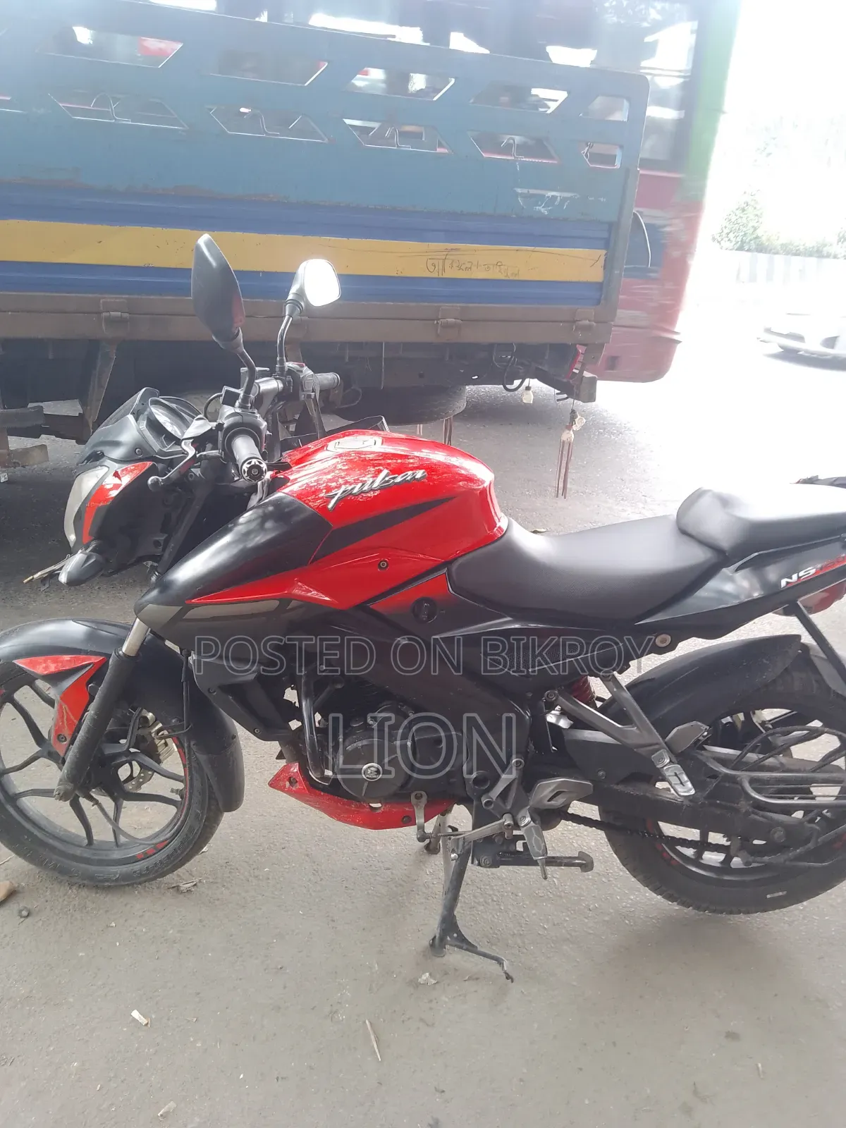 বাজাজ পালসার এনএস ১৬০ ২০১৯ লাল