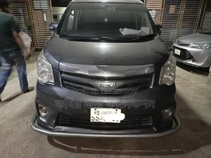 Toyota Noah 2010 Gray