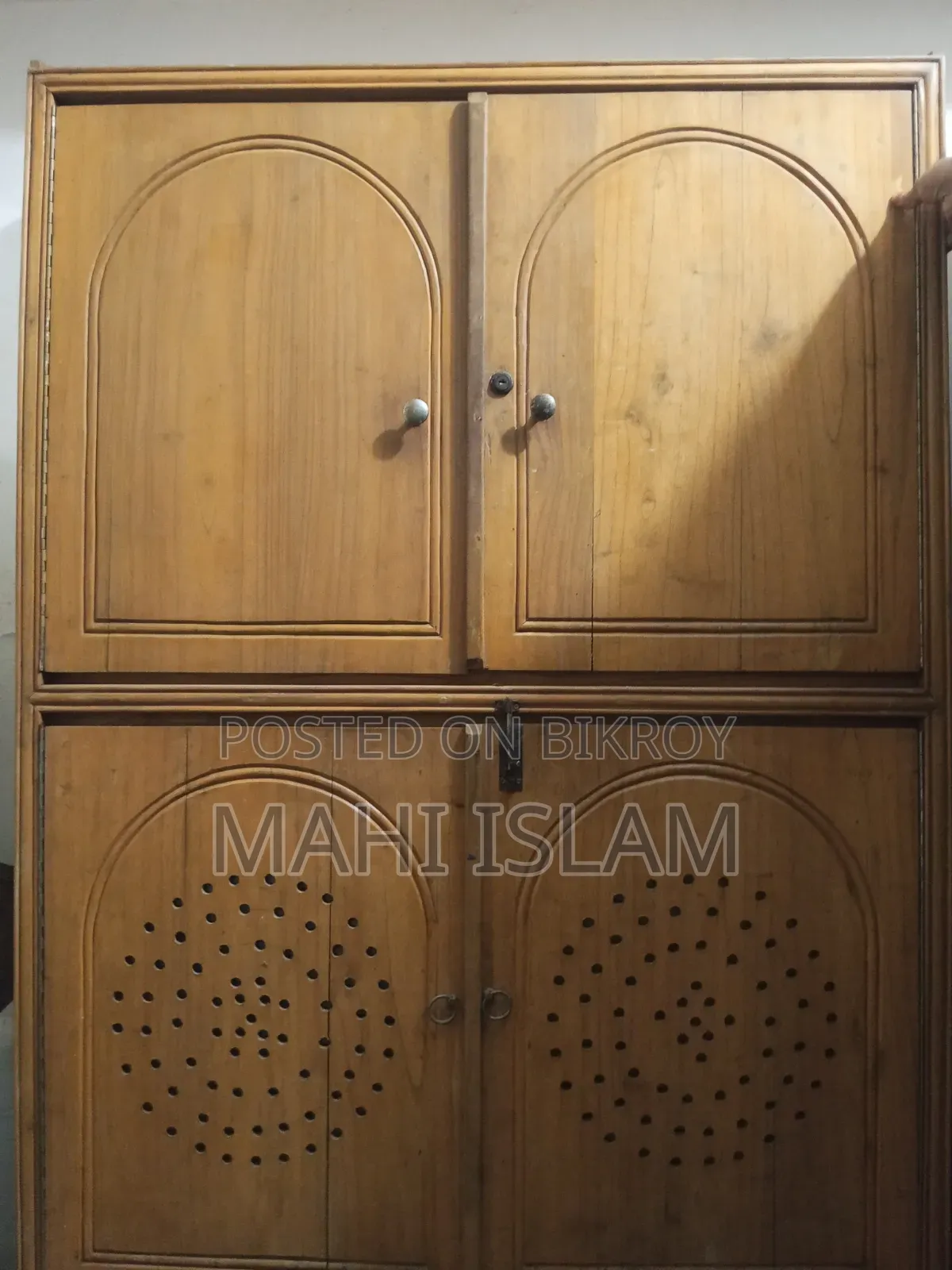 নিম কাঠের মজবুত ৪ দরজার শোকেস
