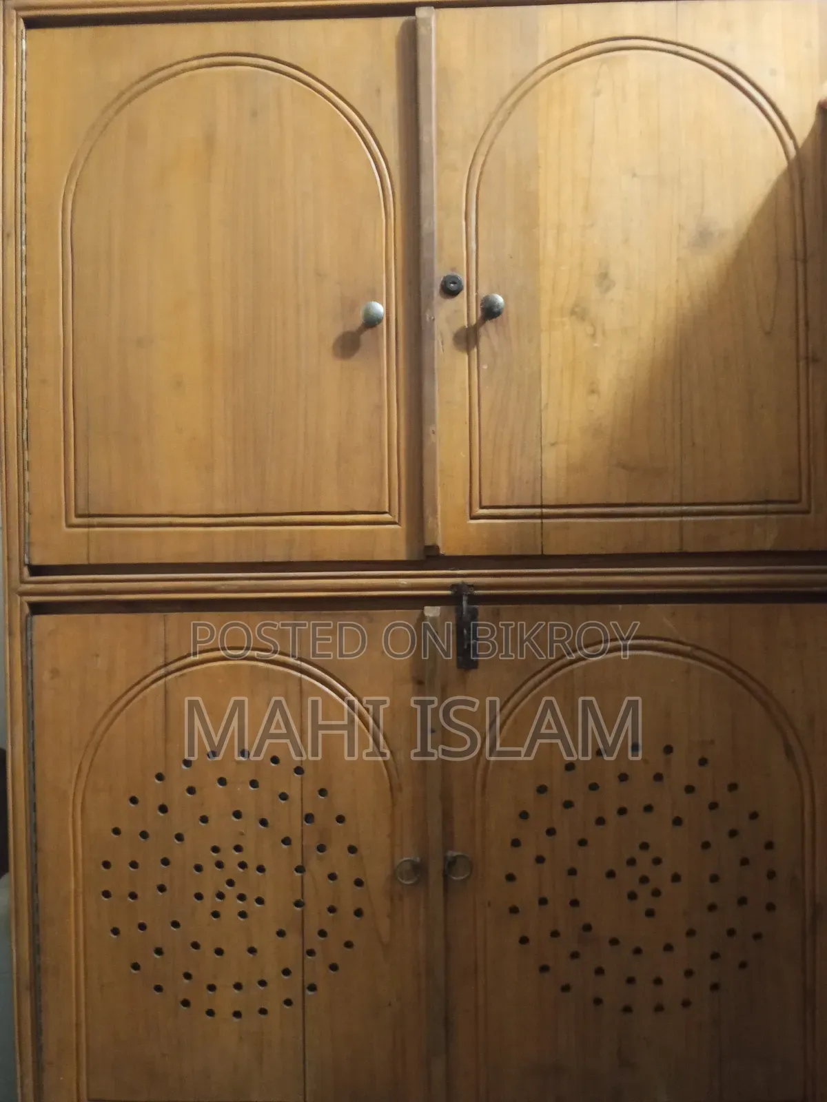 নিম কাঠের মজবুত ৪ দরজার শোকেস