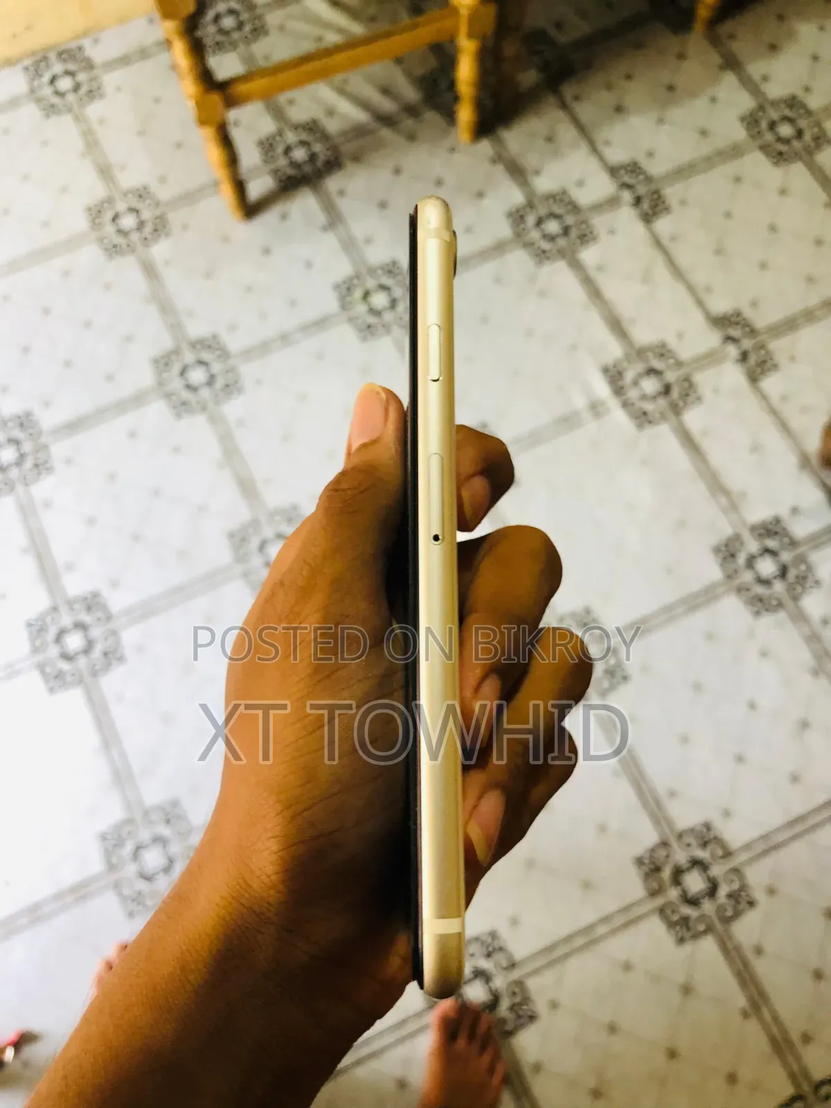 অ্যাপল আইফোন এসই (২০২০) ৬৪ জিবি সাদা