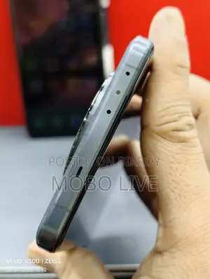ওয়ানপ্লাস ১৩ ২৫৬ জিবি ব্ল্যাক